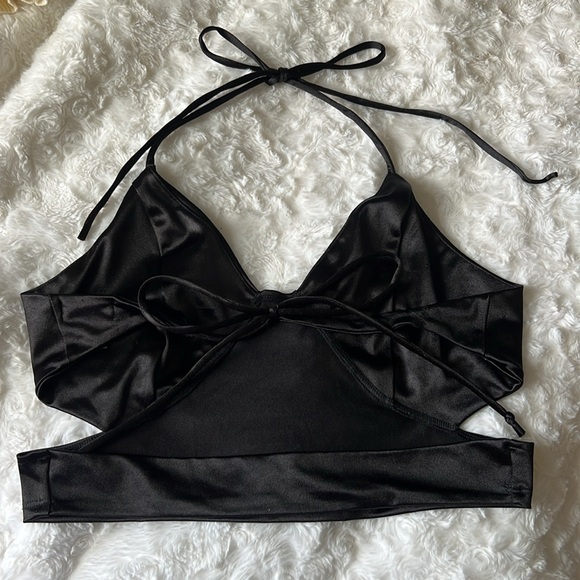 Black tie going out top - Picture 2 of 2